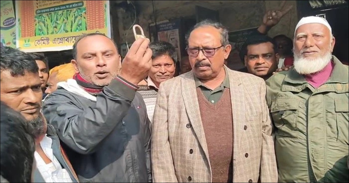 ভোটে জিতে নিষিদ্ধ ঘোষিত আ:লীগের বন্ধ অফিস খুলে দিলেন বিএনপি নেতা