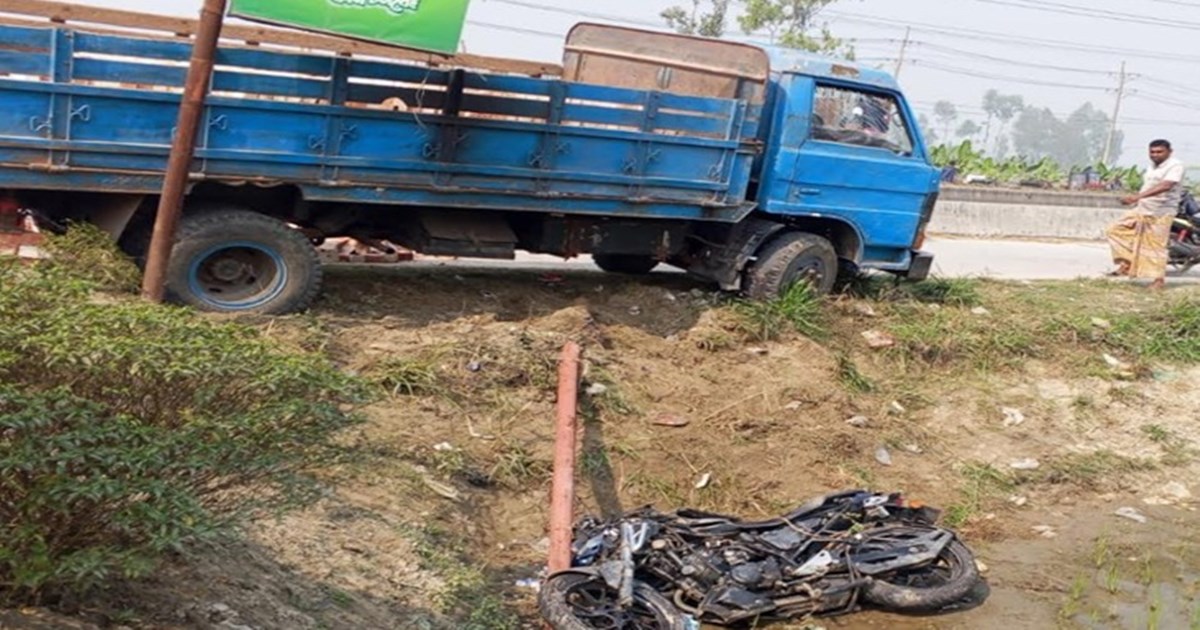 বগুড়ায় ট্রাক-মোটরসাইকেল সংঘর্ষে এসআই গুরুতর আহত