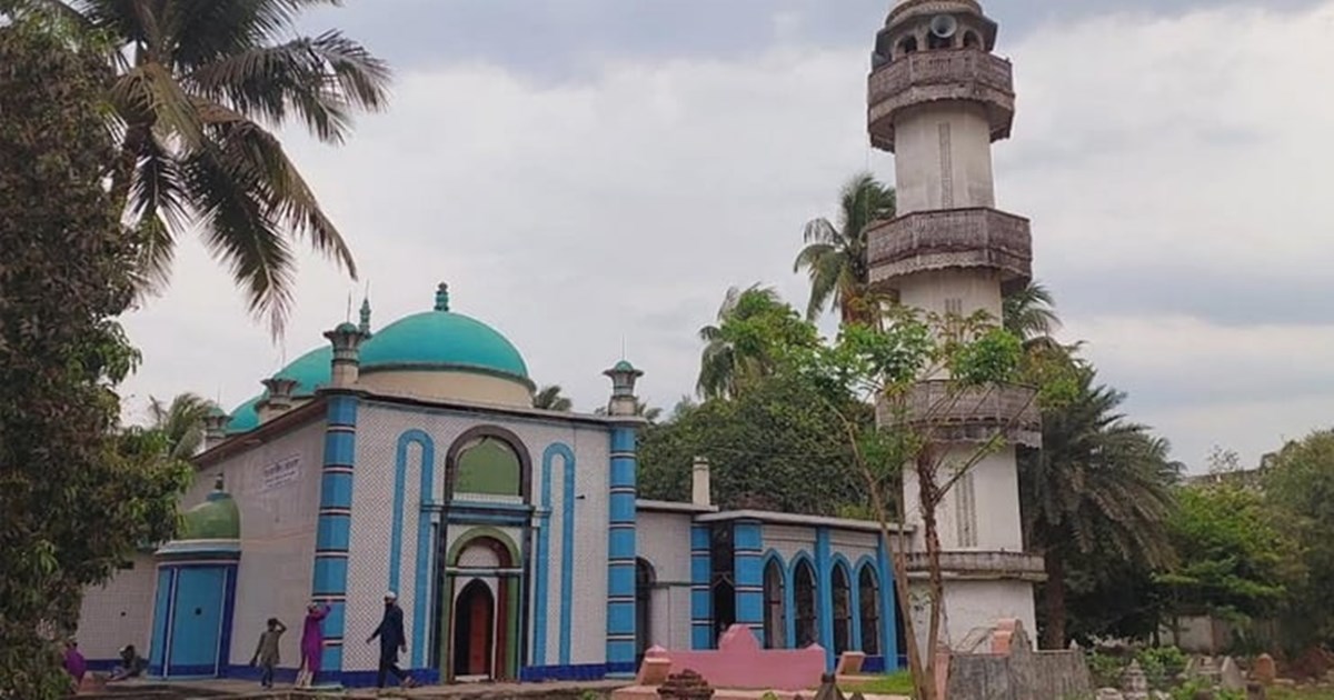 চুয়াডাঙ্গায় প্রথম আযান শোনা গিয়েছিল তিন গম্বুজ মসজিদ থেকে