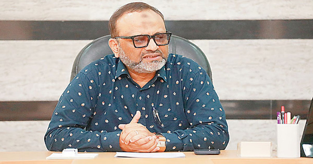 উপাচার্যের দায়িত্ব ছাড়তে চান অধ্যাপক নিয়াজ আহমেদ খান