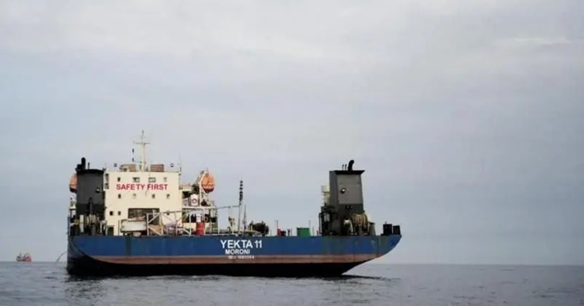 হরমুজ অবরোধে বিশ্ববাজারে ধসের আশঙ্কা: ট্রাম্পকে রাশিয়ার সতর্কবার্তা