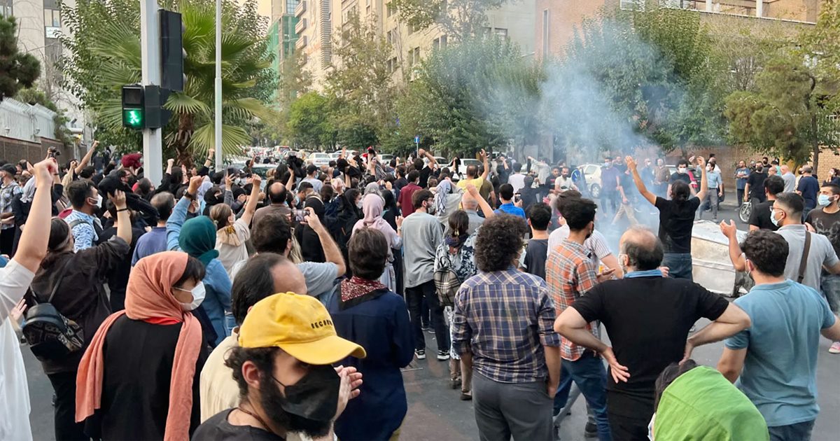 ইরানে ফের জেন-জি বিক্ষোভ: শরিফ বিশ্ববিদ্যালয়ে রাজতন্ত্রের স্লোগান, উত্তাল তেহরান