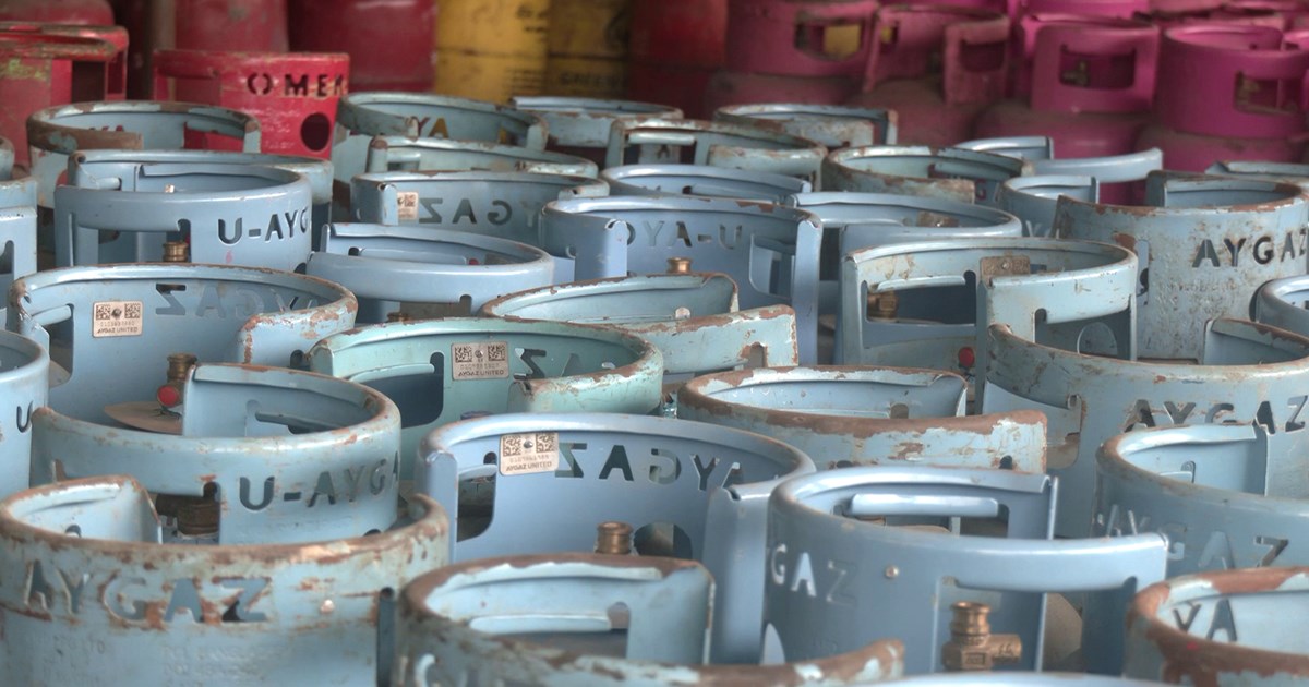 এলপিজিতে নৈরাজ্য, সিলিন্ডার প্রতি বাড়তি গুনতে হচ্ছে ৬০০-১৫০০ টাকা