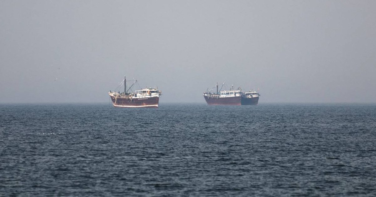 পারস্য উপসাগরে ২ তেল ট্যাংকারে ইরানের ড্রোন হামলা: নিহত ১