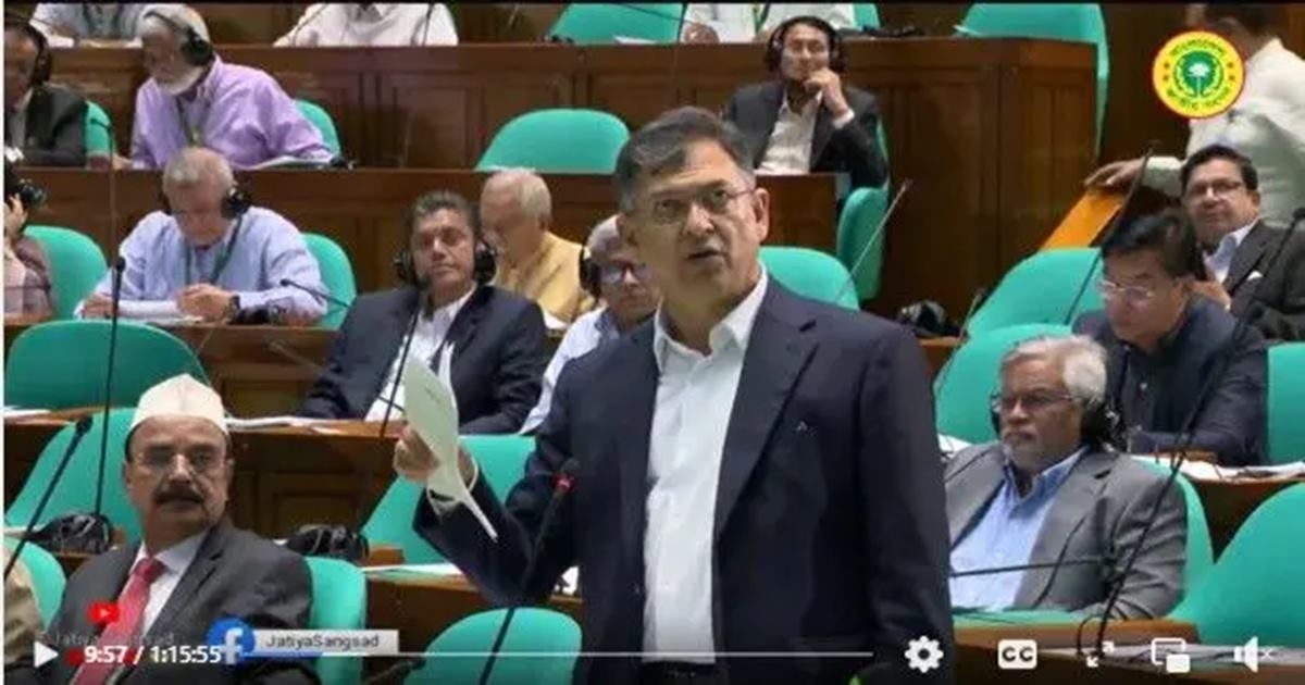 বিএনপি কি ‘নিষিদ্ধের রাজনীতির দায় নিজের কাঁধে নিল?