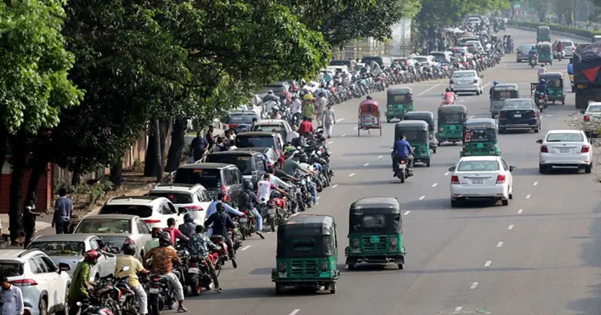 জ্বালানি সংকটে টালমাটাল বাংলাদেশ: অব্যবস্থাপনা নাকি যুদ্ধের প্রভাব?