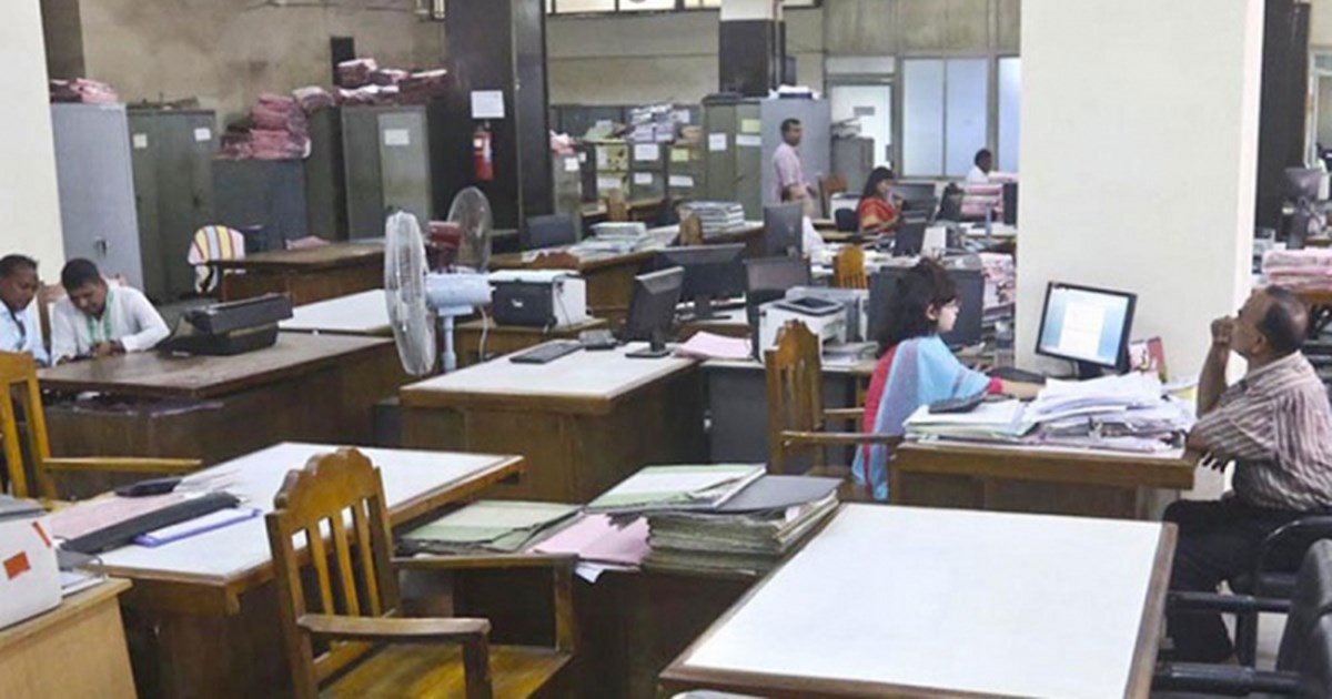 টানা ৭ দিনের লম্বা ছুটিতে যাচ্ছেন সরকারি চাকরিজীবীরা