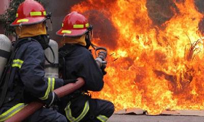 রাজধানীতে বহুতল ভবনে আগুন