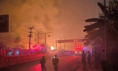 কক্সবাজারে অবৈধ গ্যাস পাম্পে বিস্ফোরণ: দগ্ধ ১৬, পুড়েছে গাড়ি-বাড়ি