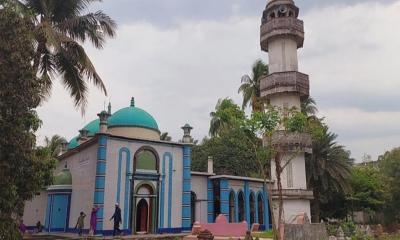 চুয়াডাঙ্গায় প্রথম আযান শোনা গিয়েছিল তিন গম্বুজ মসজিদ থেকে