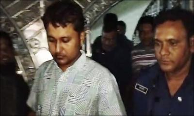 শিশু গৃহকর্মীকে গরম খুন্তির ছ্যাঁকা: চিকিৎসক গ্রেপ্তার, স্ত্রী পলাতক