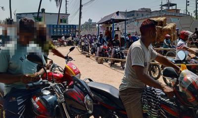 ‘নো কার্ড, নো ফুয়েল’ নীতিতে হযবরল: ঘুষ দিলেই মিলছে তেল!