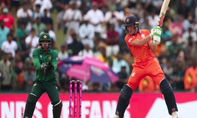 নাটকীয় জয়ে পাকিস্তানের বিশ্বকাপ শুরু