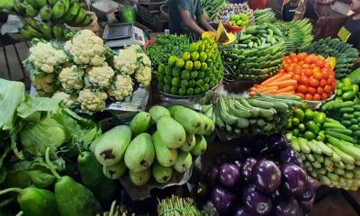 রমজানের দ্বিতীয় সপ্তাহে মুরগির দামে স্বস্তি, মাছের বাজারে আগুন