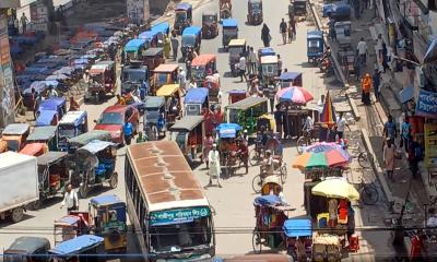 গাজীপুরের মহাসড়কে যানজটের শঙ্কা: ভোগান্তি এড়াতে পুলিশের বিশেষ প্রস্তুতি