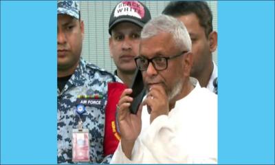 মন্ত্রীকে প্রধানমন্ত্রীর ফোন: আটকে পড়া প্রবাসীদের থাকা-খাওয়ার ব্যবস্থা করার নির্দেশ