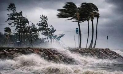 ঢাকাসহ ১২ অঞ্চলে ঝোড়ো হাওয়াসহ বৃষ্টির পূর্বাভাস, নদীবন্দরে সতর্কসংকেত