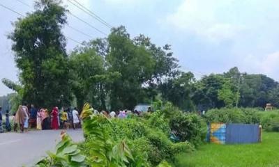 কালিয়াকৈরে অটোরিকশা-কাভার্ডভ্যান সংঘর্ষ, নিহত ৩