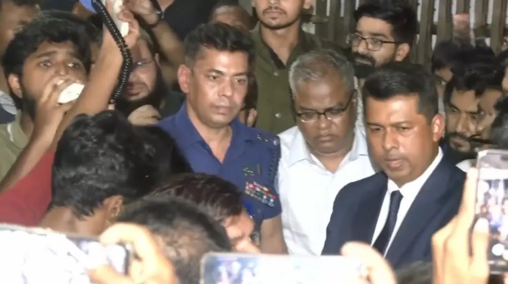 ৩০ ঘণ্টা পর অবরুদ্ধ চুয়েট ভিসি উদ্ধার, হাসপাতালে নিবিড় পর্যবেক্ষণে