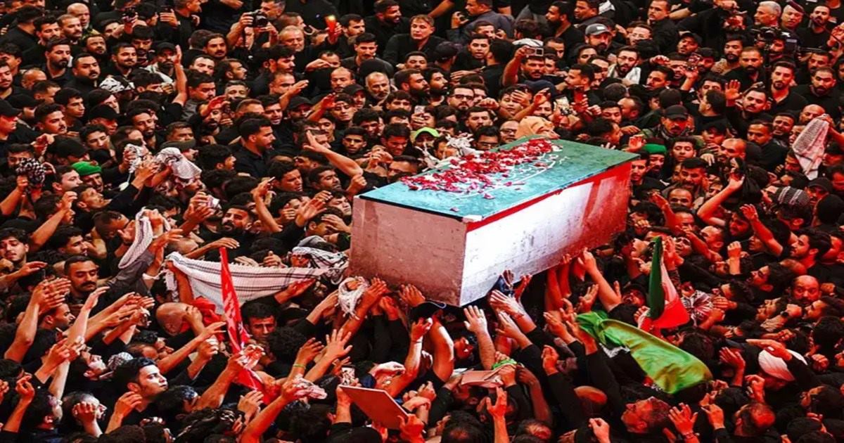 খামেনির শেষ বিদায়: মাশহাদে লাখো মানুষের ঢল