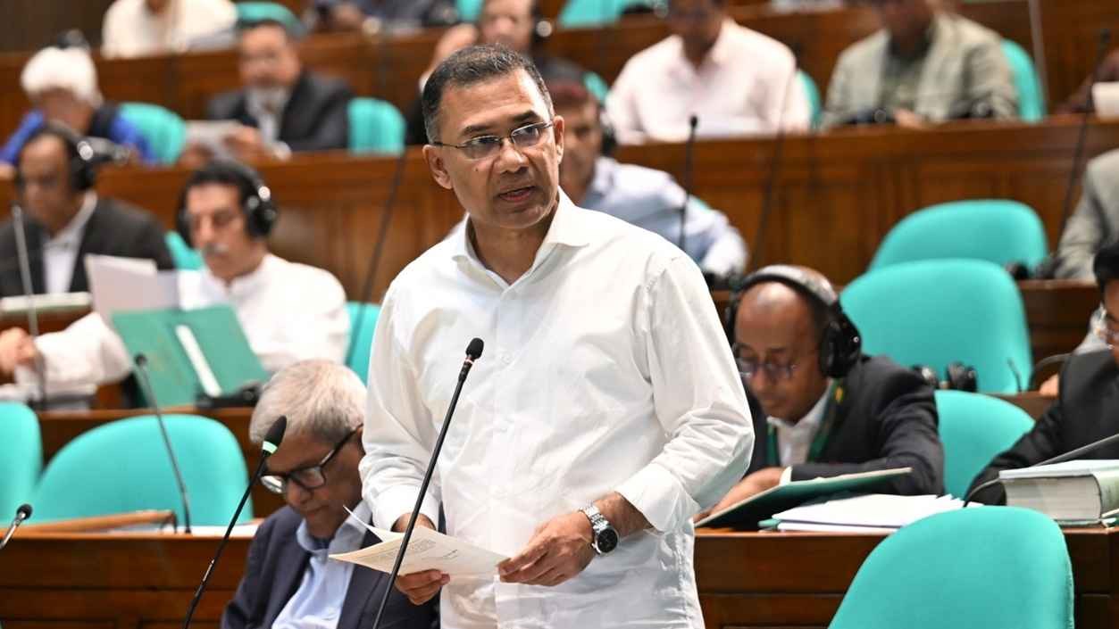 সব সুযোগ-সুবিধা নিয়ে আসছে ‘ইউনিভার্সাল কার্ড’