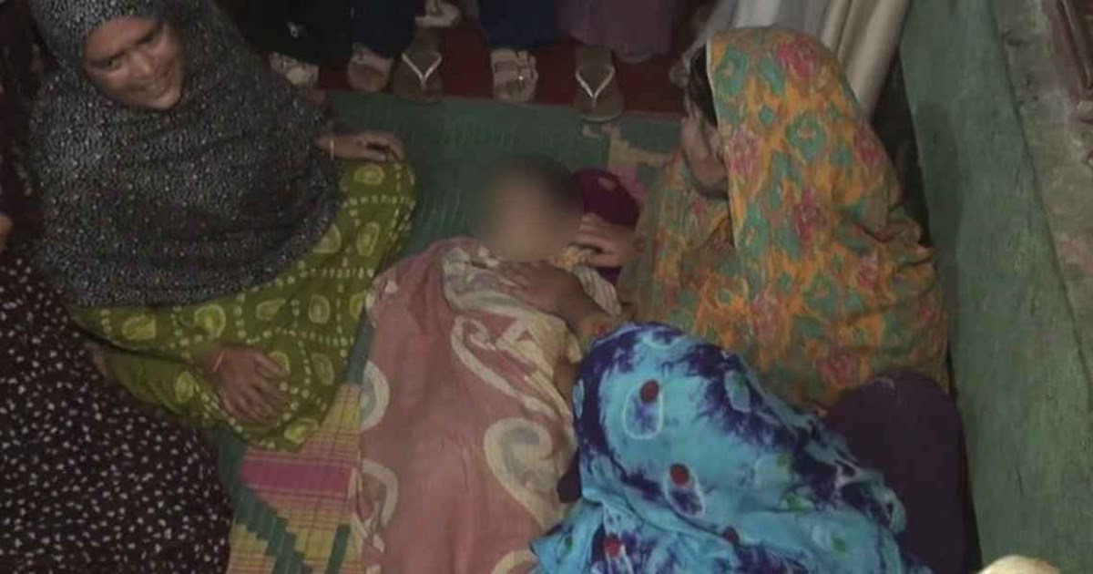 একই খাটে মা-ছেলের মরদেহ, হত্যা না আত্মহত্যা?
