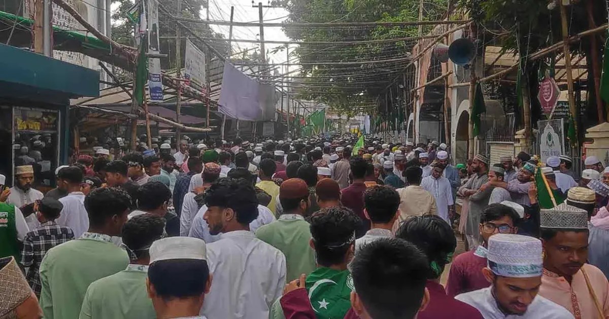 চট্টগ্রামে ঐতিহাসিক জশনে জুলুসে লাখো মানুষের ঢল