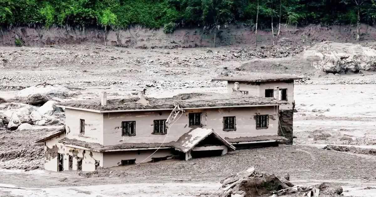 নেপালে বন্যা: নিহত বেড়ে ৭৩৪, নিখোঁজ আড়াই হাজার