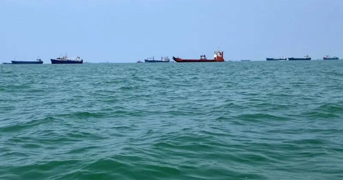লারাক দ্বীপে রকেট স্থাপনায় মার্কিন হামলা, জর্ডানে পাল্টা আঘাত ইরানের