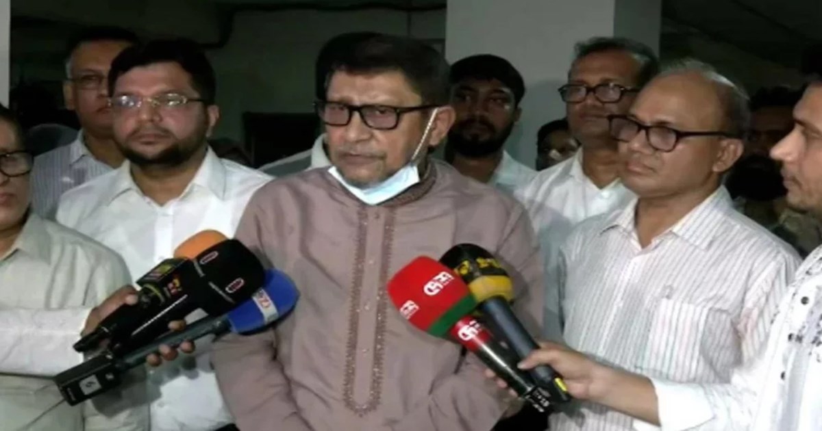 ‘হয় আমি থাকব, না হয় দুর্নীতি’, মুগদা হাসপাতালে স্বাস্থ্যমন্ত্রীর হুঁশিয়ারি