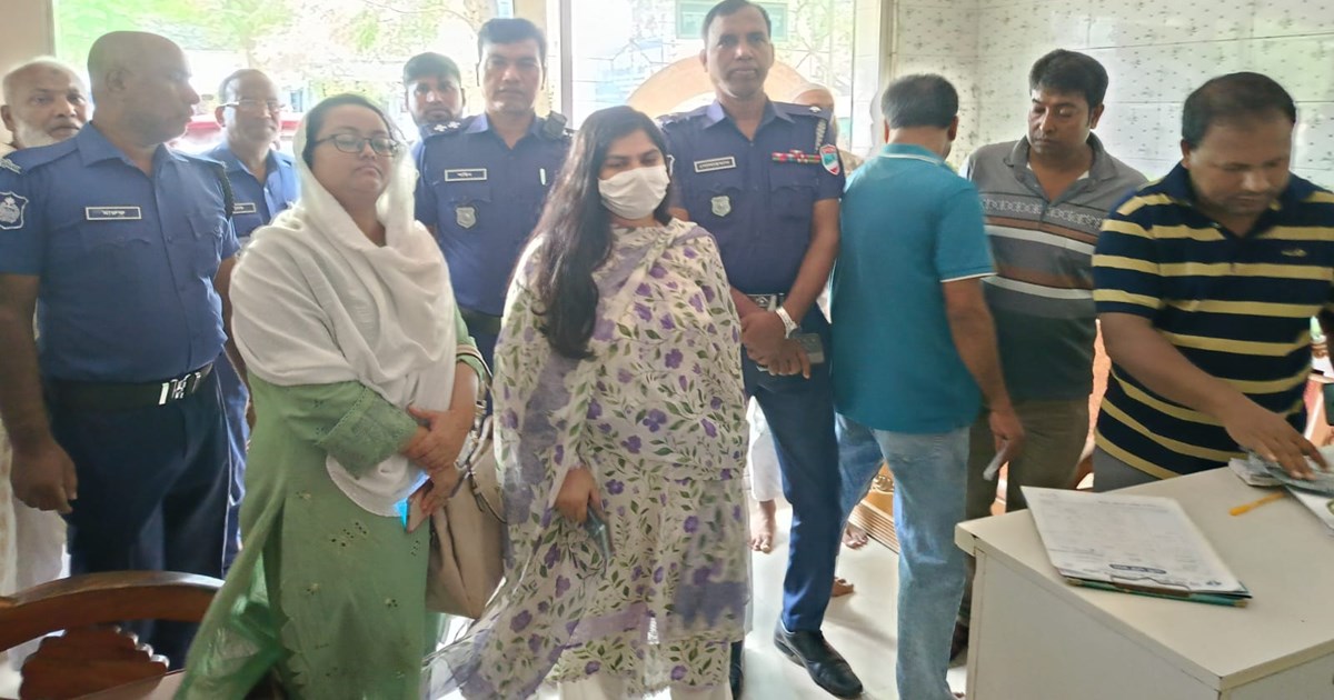 প্রসূতির মৃত্যু: চুয়াডাঙ্গায় লাইসেন্সবিহীন সেই ক্লিনিকে তালা, জরিমানা