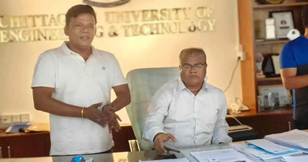 চুয়েটে ২১ ঘণ্টা অবরুদ্ধ ভিসি, উদ্ধারের আকুতি